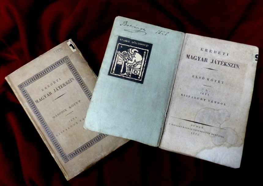 Kötetpár Batsányi János költő magánkönyvtárából