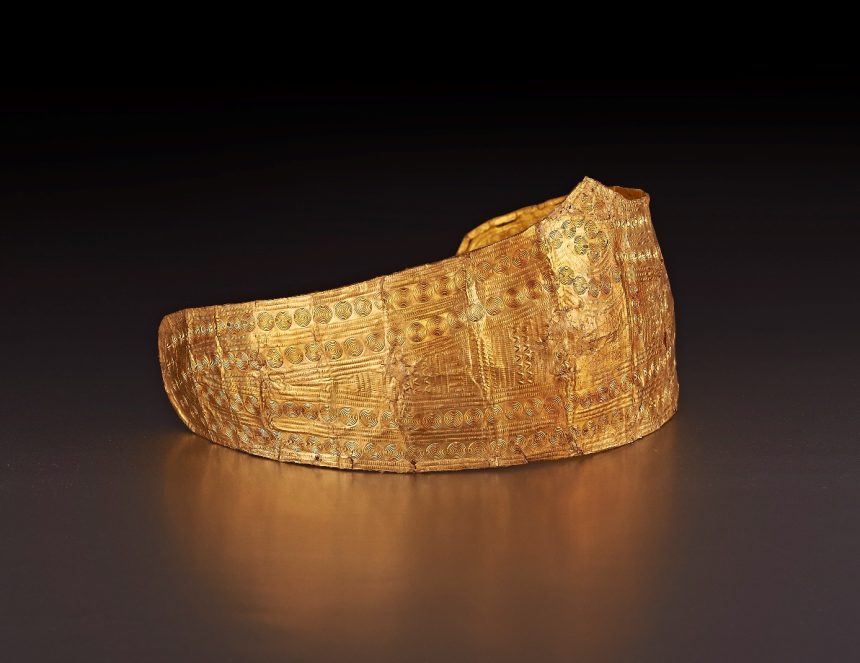Rangos hölgy fejéke a bronzkorból Arany diadém