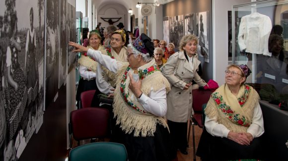 Egy életre keltett népviselet